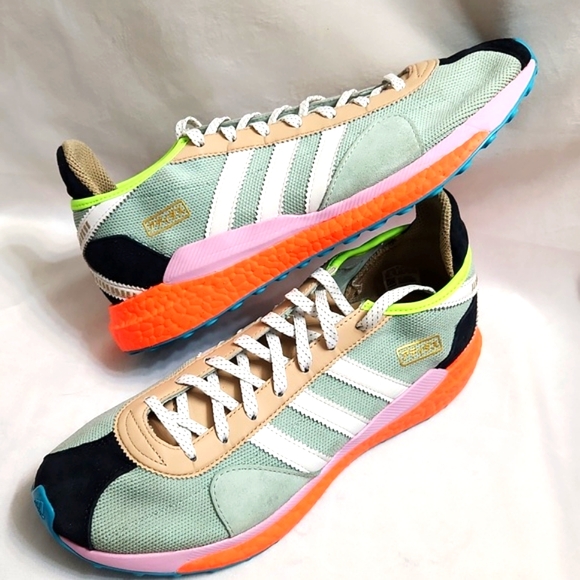 Adidas × Pharrell Williams Tokio Solar HU Friendship Pack sneakers (m size 10.5) - Picture 5 of 16